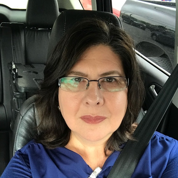 Meet your Posher, Gloria - Picture 1 of 1